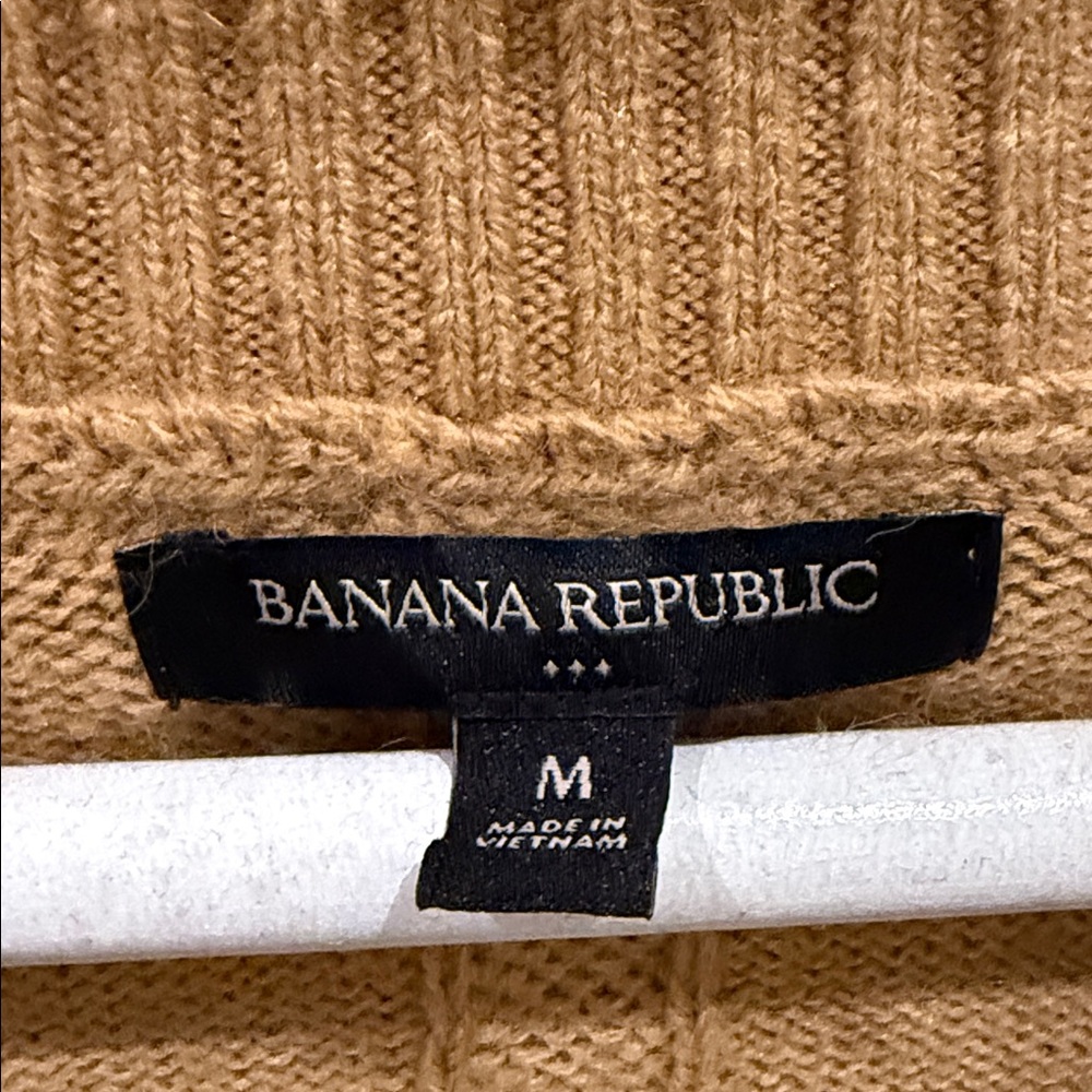 Banana Republic OUTLET Womens Tan V-Neck Sweater sz M - Picture 5 of 5